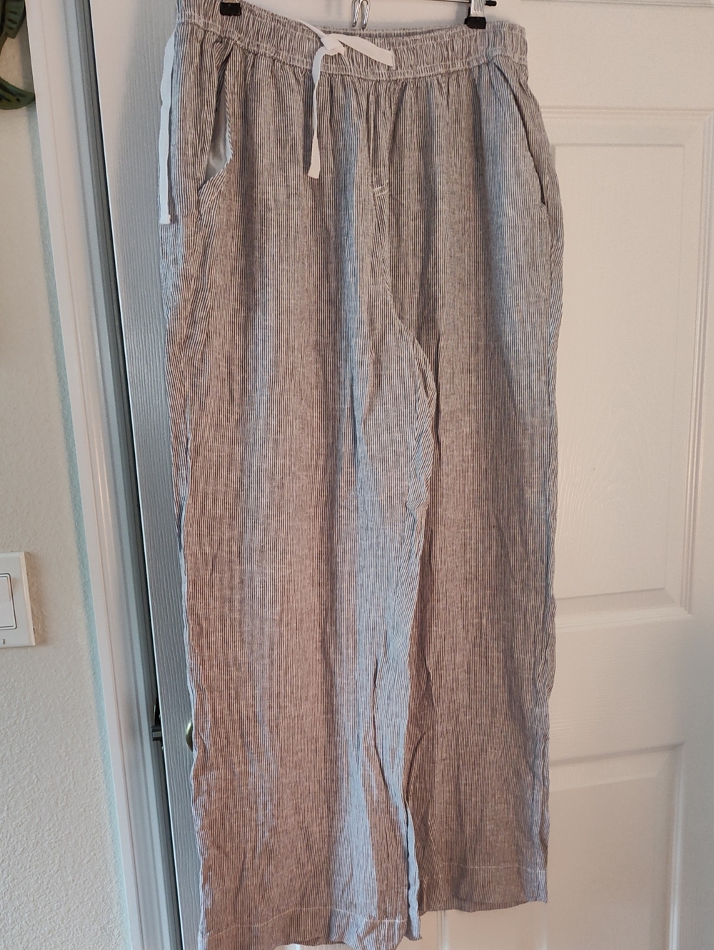 Lightweight Gray Linen-Blend Drawstring Pants